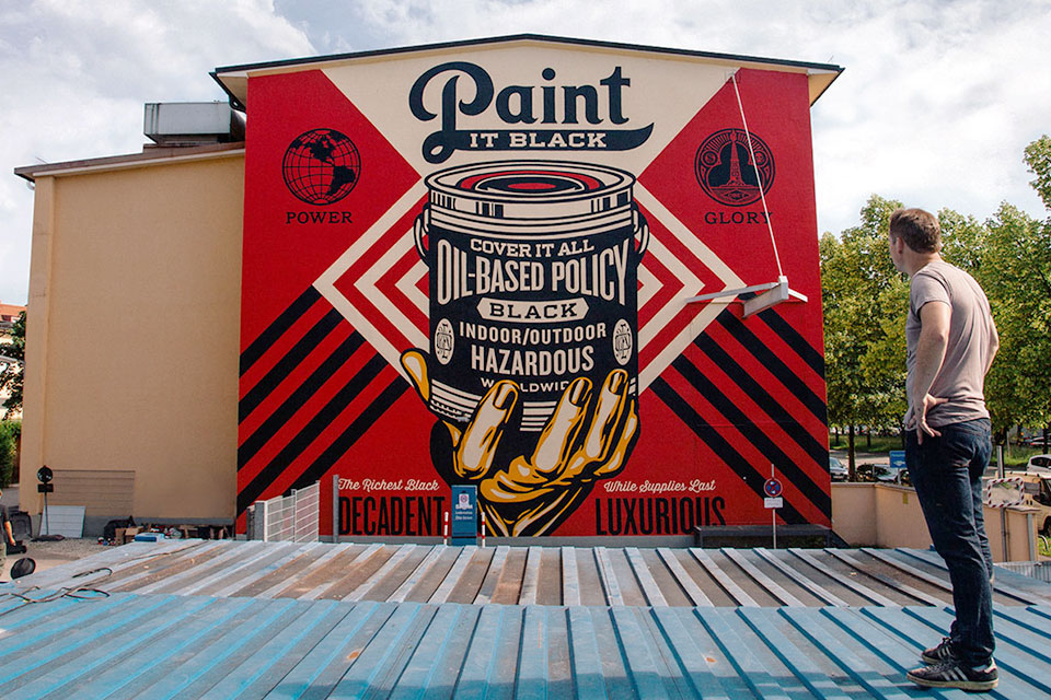 Shepard Fairey - Paint it Black Mural in München